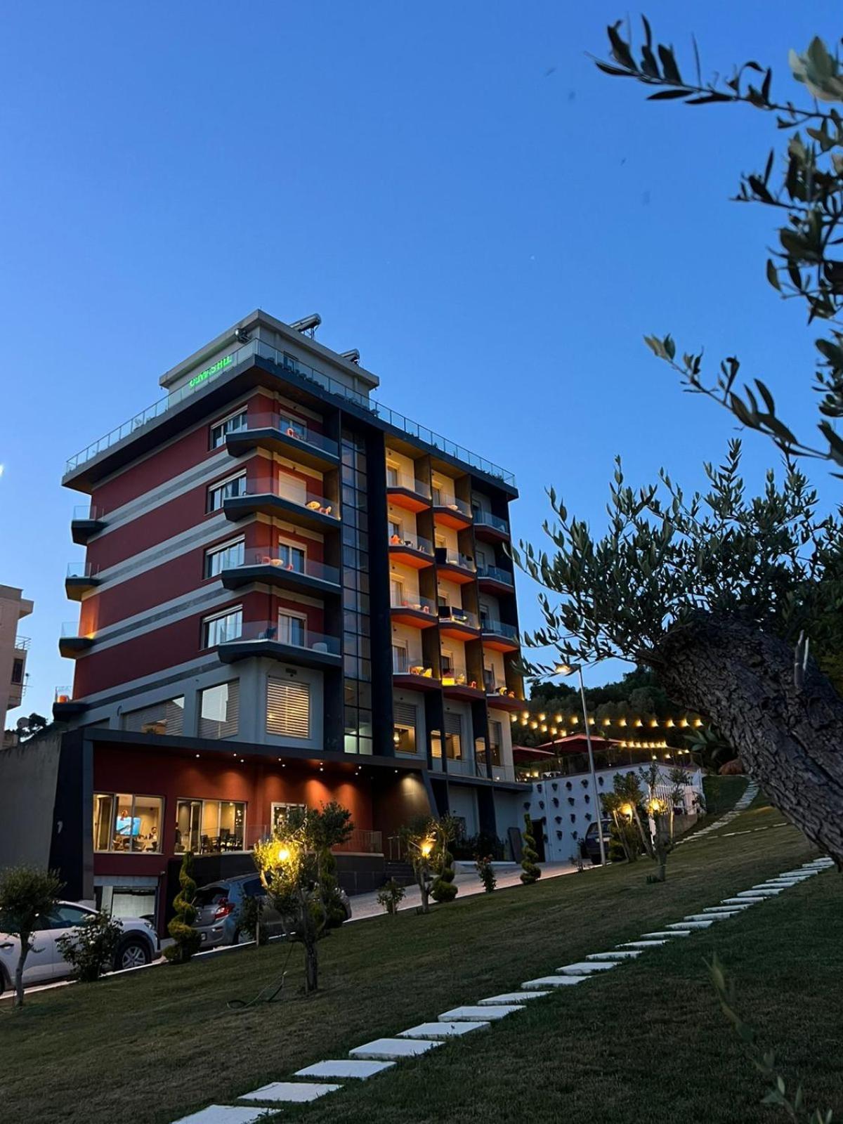Olivia'S Hill Resort Kryemedhej Exterior photo