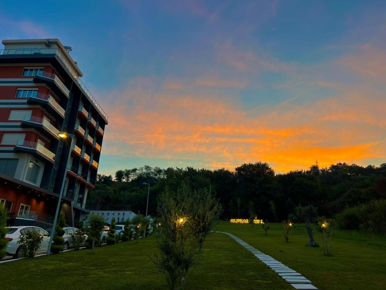 Olivia'S Hill Resort Kryemedhej Exterior photo